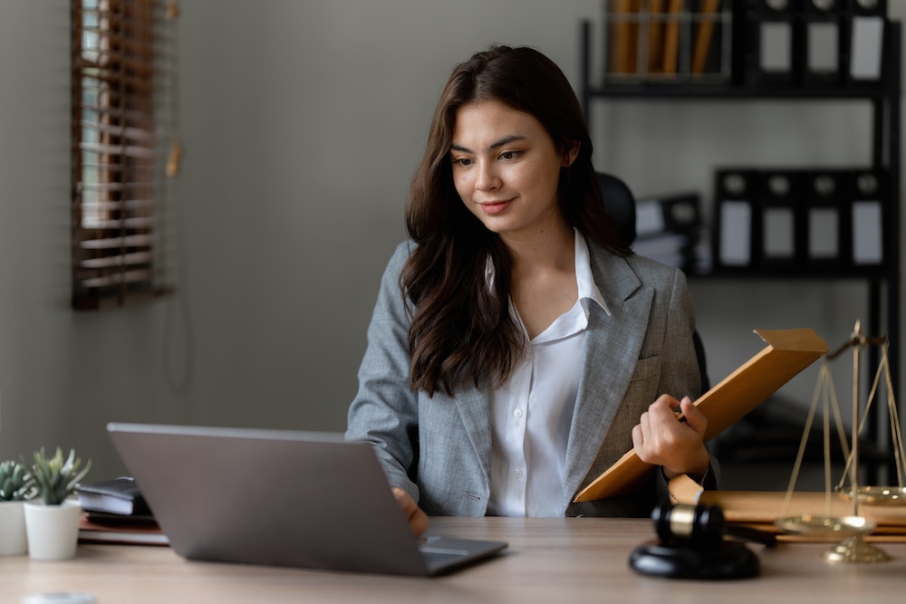 Implications Juridiques des Contrats de Travail : Une Exploration Approfondie