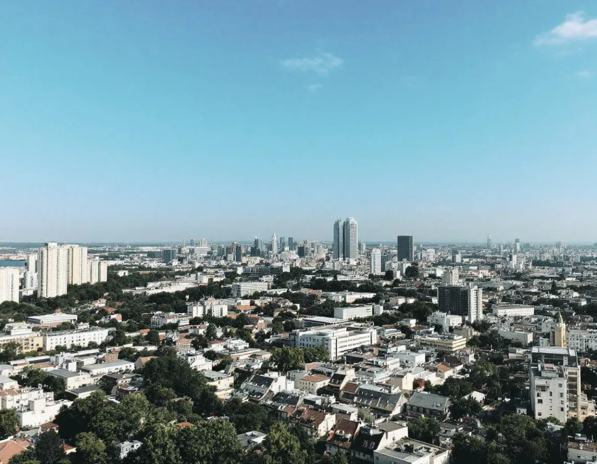 L'équilibre fragile : quand urbanisme et protection environnementale s'entrelacent dans notre droit